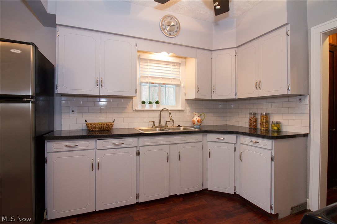 869 Beverly Road Cleveland Heights, OH 44121 - Photo 9 of 19 Gallery Image 9