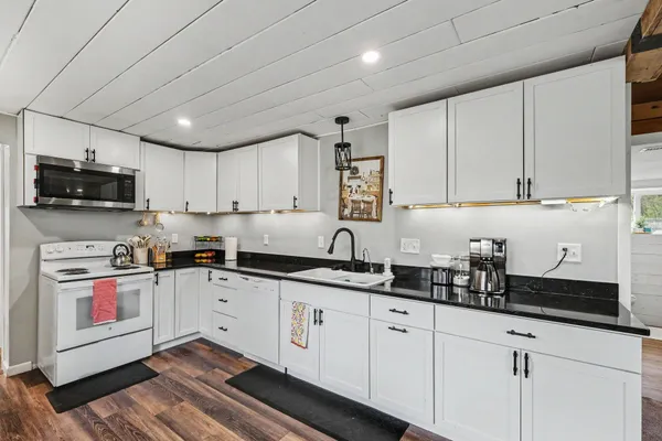 $289,999 | 12502 McMurty Drive Northeast, Sand Lake, MI 49343