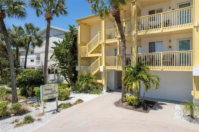 $697,990 | 708 Gulf Boulevard, Unit D, Indian Rocks Beach, FL 33785