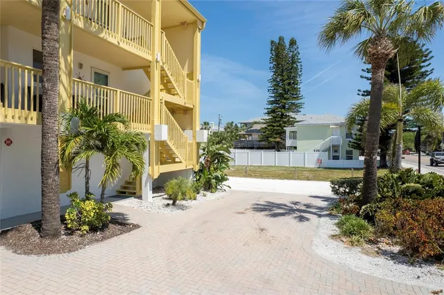 $697,990 | 708 Gulf Boulevard, Unit D, Indian Rocks Beach, FL 33785
