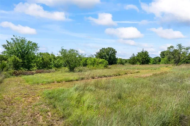 $376,500 | 483 County Road 1591, Alvord, TX 76225