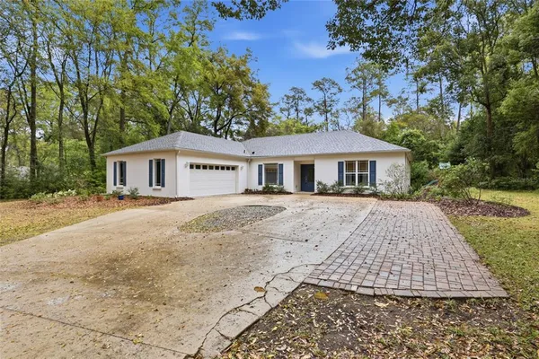 front view of house with a yard