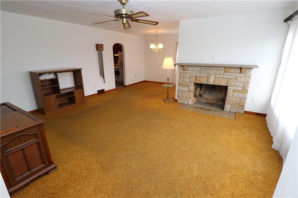 912 Freeport Road Brackenridge, PA 15014 - Photo 3 of 25 Gallery Image 3