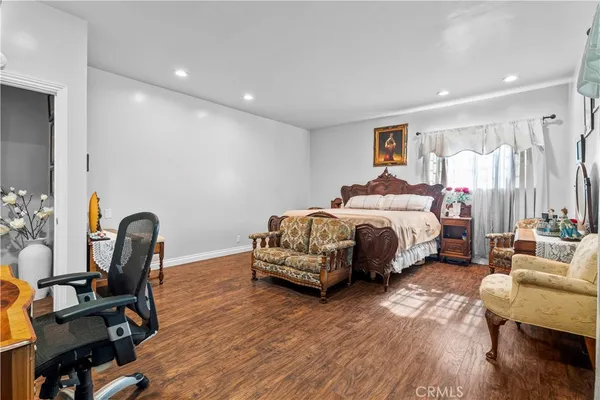 $1,698,900 | 15358 Cohasset Street, Van Nuys, CA 91406
