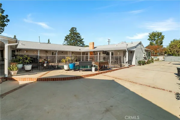 $1,698,900 | 15358 Cohasset Street, Van Nuys, CA 91406