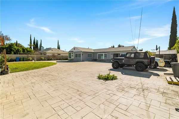 $1,698,900 | 15358 Cohasset Street, Van Nuys, CA 91406