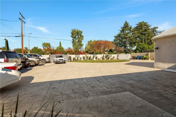 $1,698,900 | 15358 Cohasset Street, Van Nuys, CA 91406