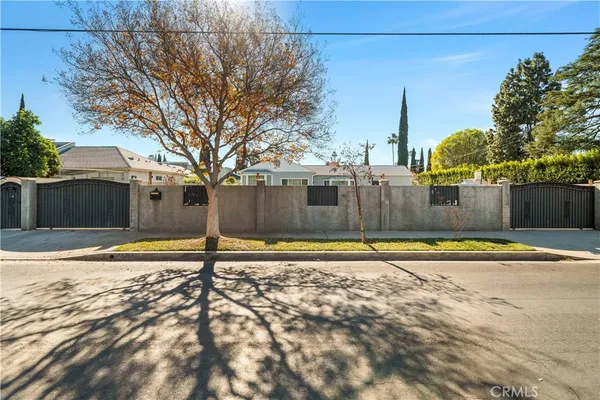 $1,698,900 | 15358 Cohasset Street, Van Nuys, CA 91406
