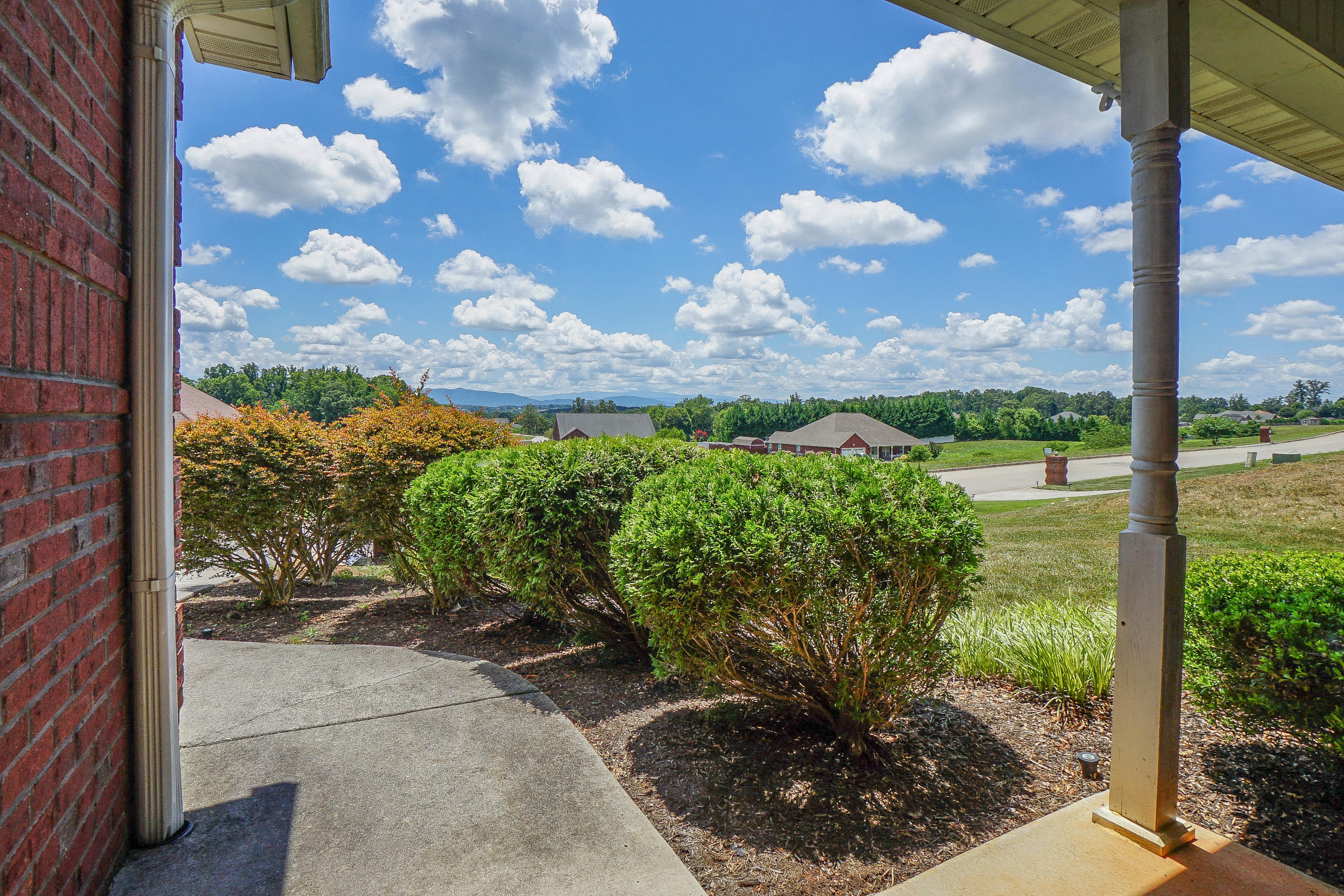 1235 Houston Springs Road Greenback, TN 37742 - Photo 4 of 40 DSC00666