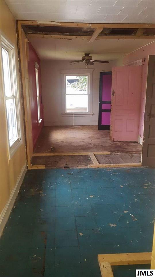 223 Watts Road Jackson, MI 49203 - Photo 3 of 16 Photo 3