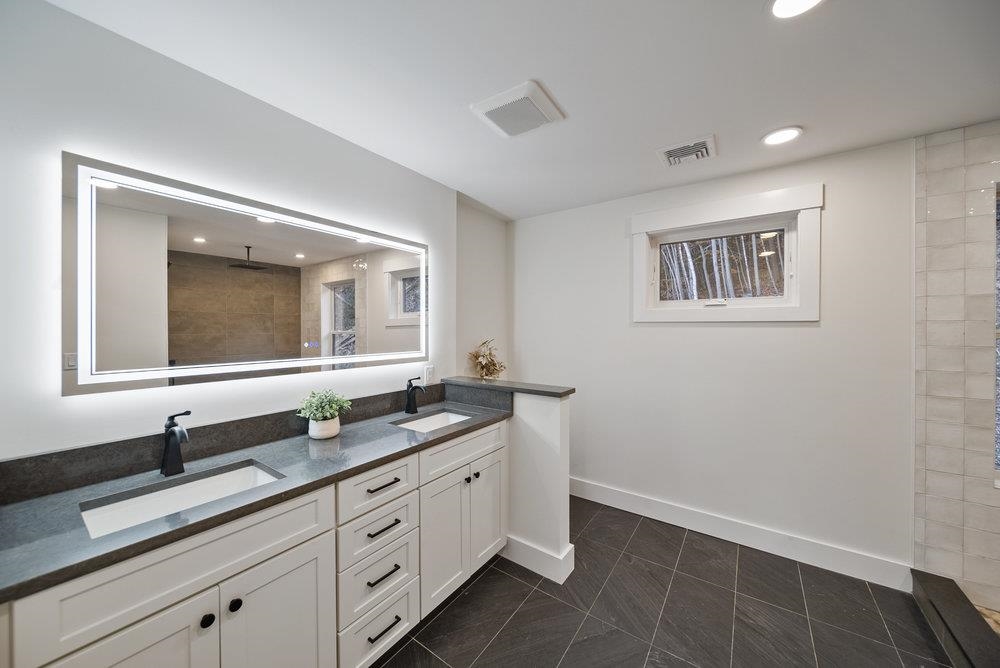 125 Tate Road Gilford, NH 03249 - Photo 10 of 40 Gallery Image 10