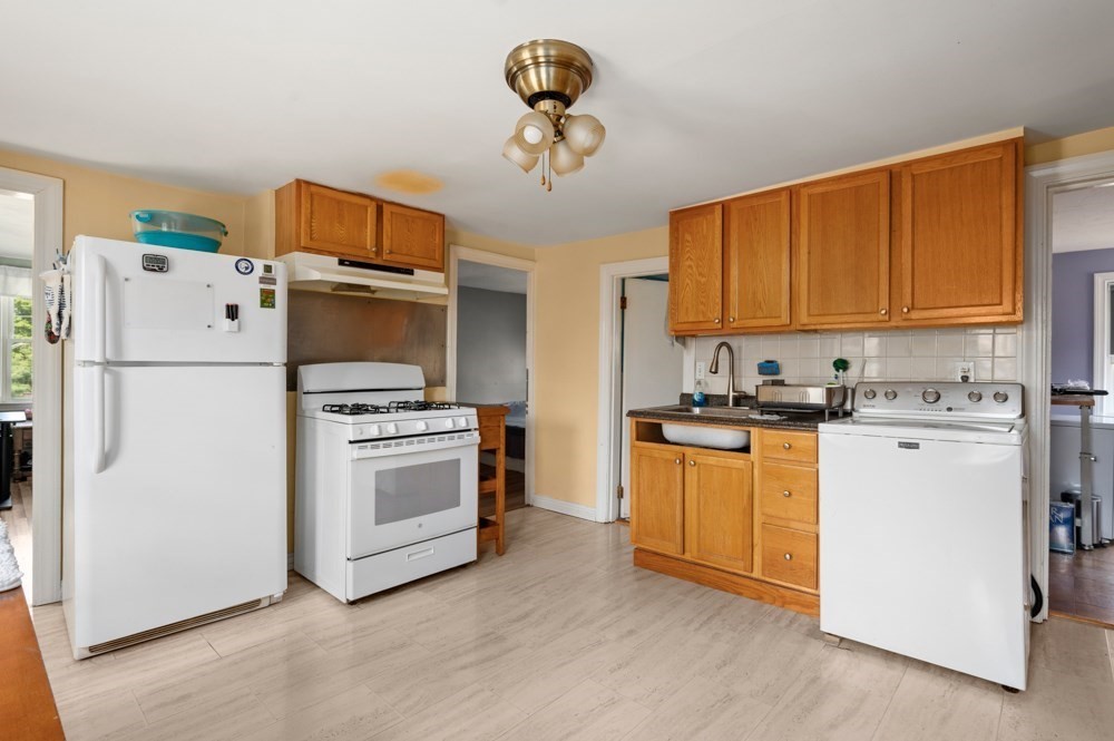 4 Wiley Place Wakefield, MA 01880 - Photo 18 of 42
