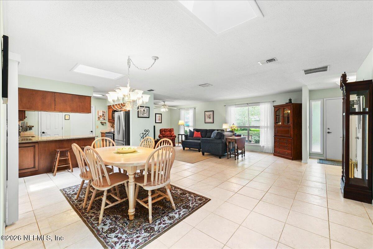 11534 North Ride Circle East Jacksonville, FL 32223 - Photo 13 of 32 12-7RV00250