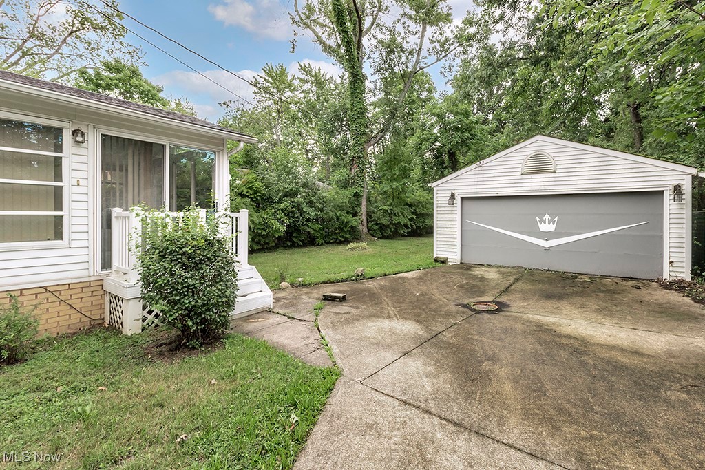 3336 Dellwood Road Cleveland, OH 44118 - Photo 40 of 42