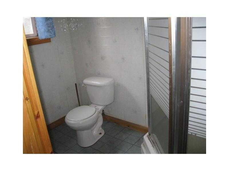475 Upper Garland Road Dexter, ME 04930 - Photo 7 of 10 Bathroom.