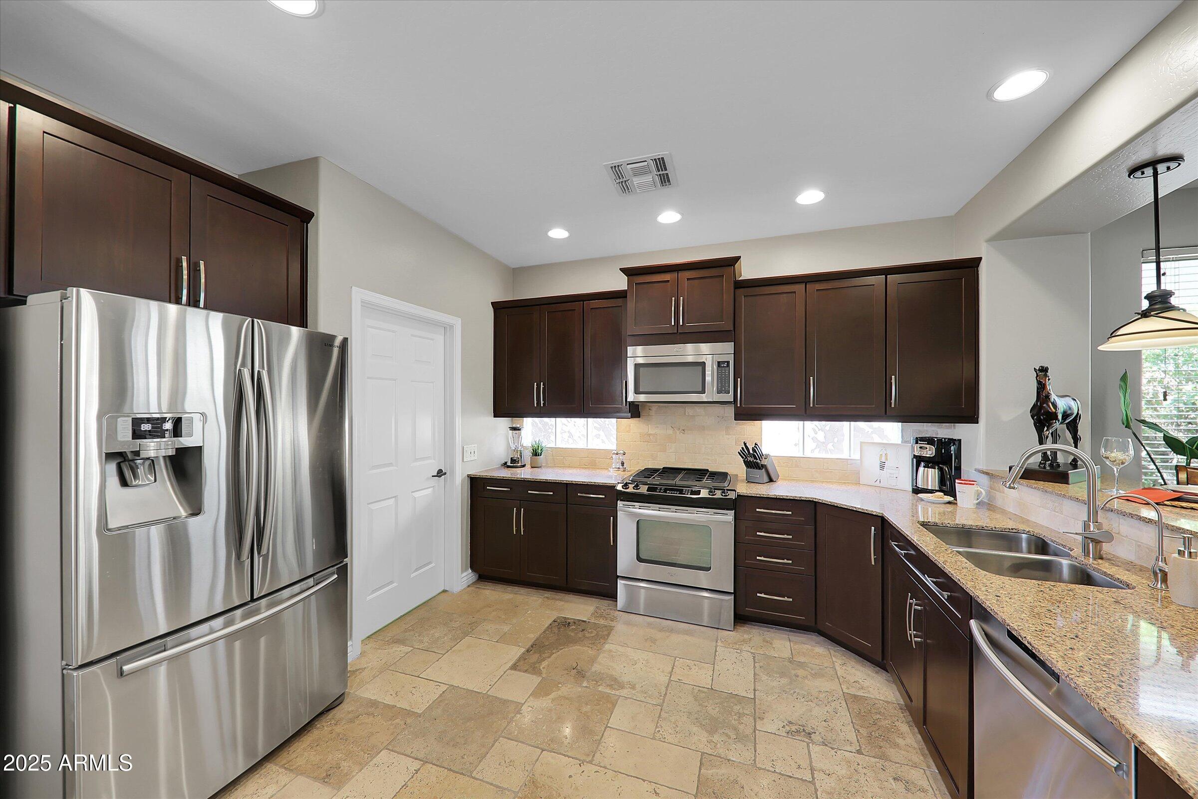 41532 North Clear Crossing Road Anthem, AZ 85086 - Photo 11 of 57 Newer appliances