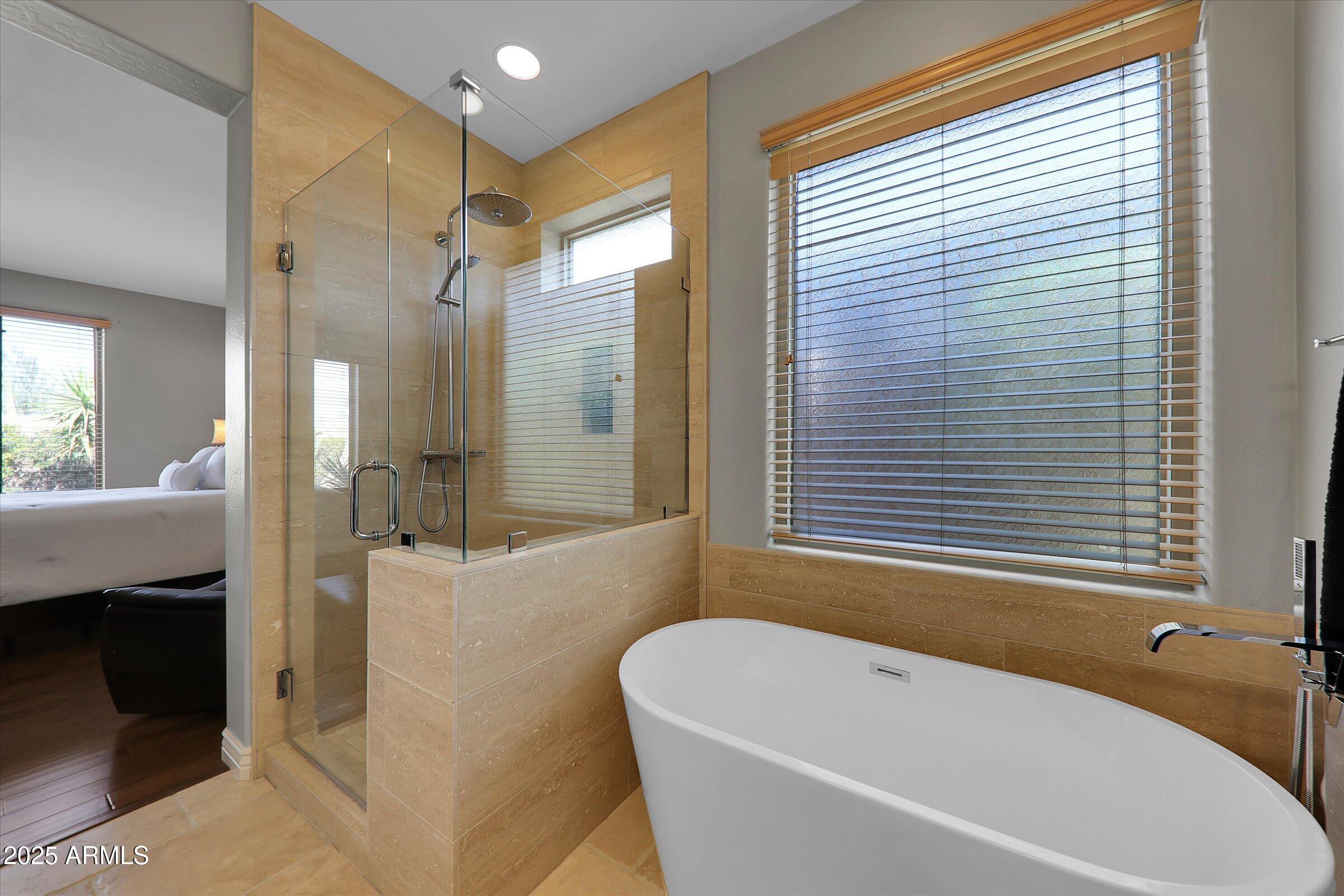 41532 North Clear Crossing Road Anthem, AZ 85086 - Photo 21 of 57 Love the tub!