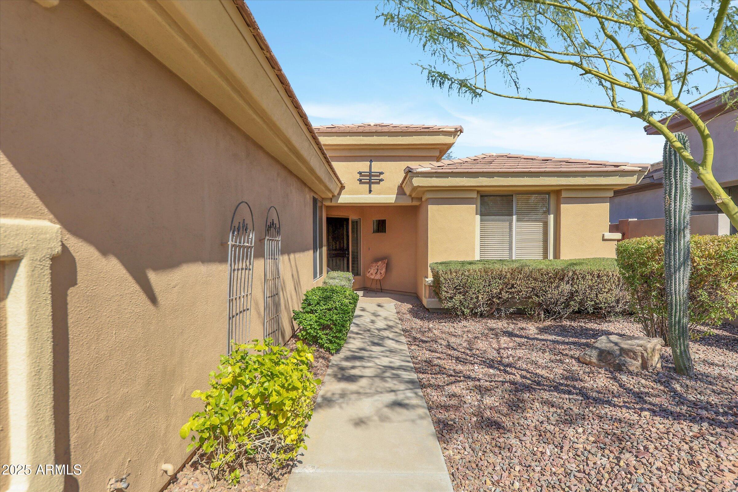 41532 North Clear Crossing Road Anthem, AZ 85086 - Photo 4 of 57 Inviting