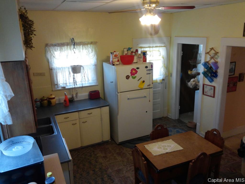 1201 South 1st Street Springfield, IL 62704 - Photo 4 of 10 Gallery Image 4