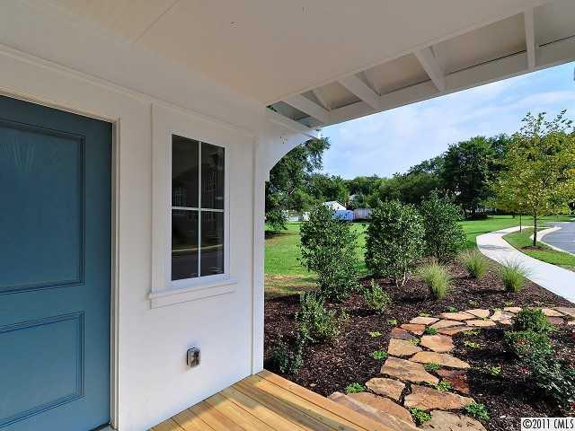 400 Spring Street Davidson, NC 28036 - Photo 3 of 16 Gallery Image 3