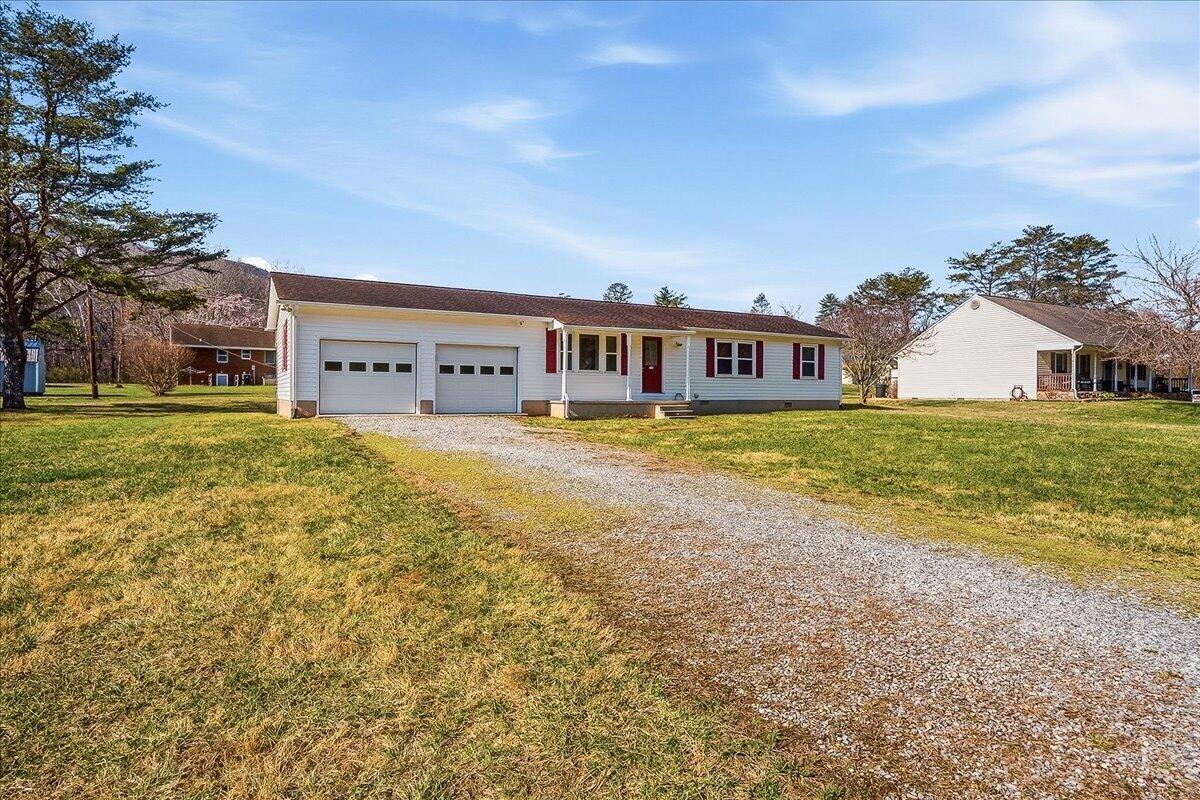 3320 John Mason Road Salem, VA 24153 - Photo 2 of 28 02-VM-04502