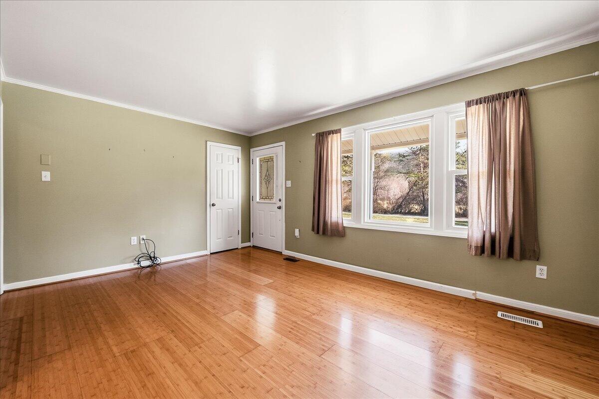 3320 John Mason Road Salem, VA 24153 - Photo 4 of 28 04-VM-04508