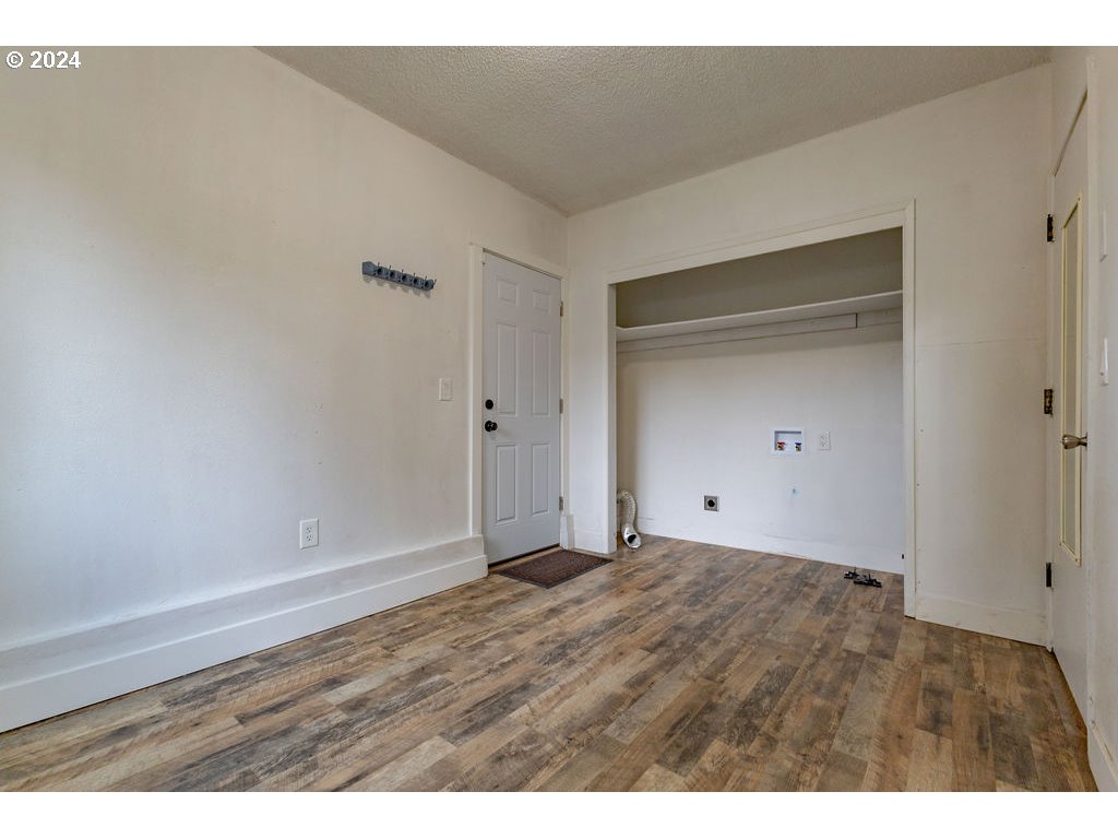 2102 Delta Street Eugene, OR 97404 - Photo 27 of 35 a view of an empty room