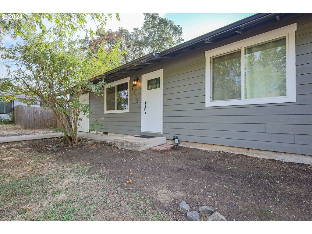 2102 Delta Street Eugene, OR 97404 - Photo 4 of 35 a view of outdoor space and yard