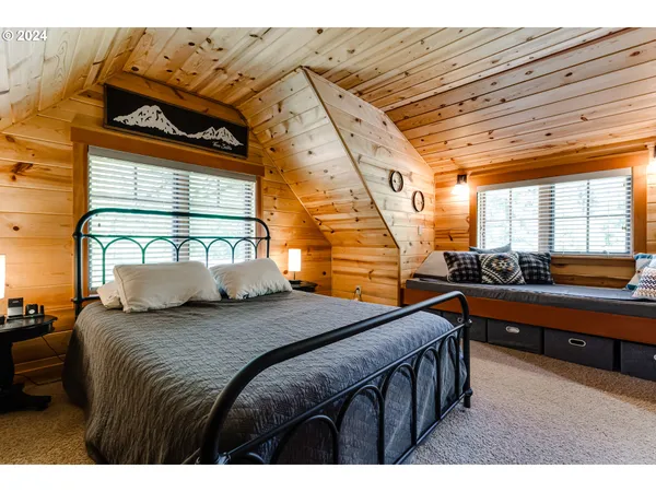 $530,000 | 56483 McKenzie Highway, Blue River, OR 97413