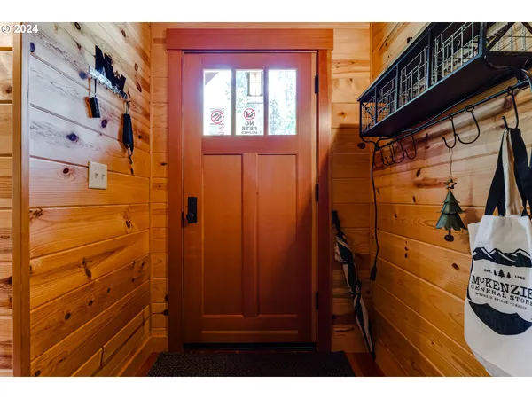 $530,000 | 56483 McKenzie Highway, Blue River, OR 97413