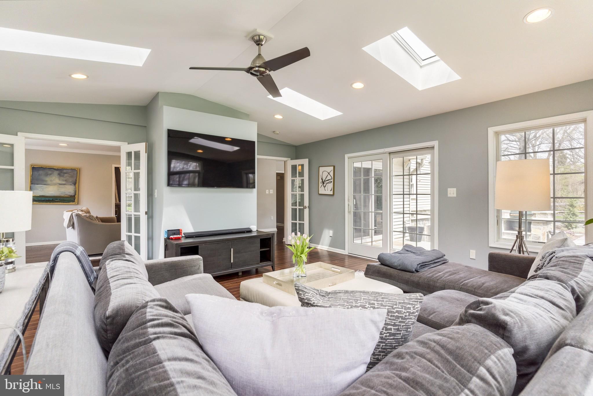 11453 Bronzedale Drive Oakton, VA 22124 - Photo 28 of 45