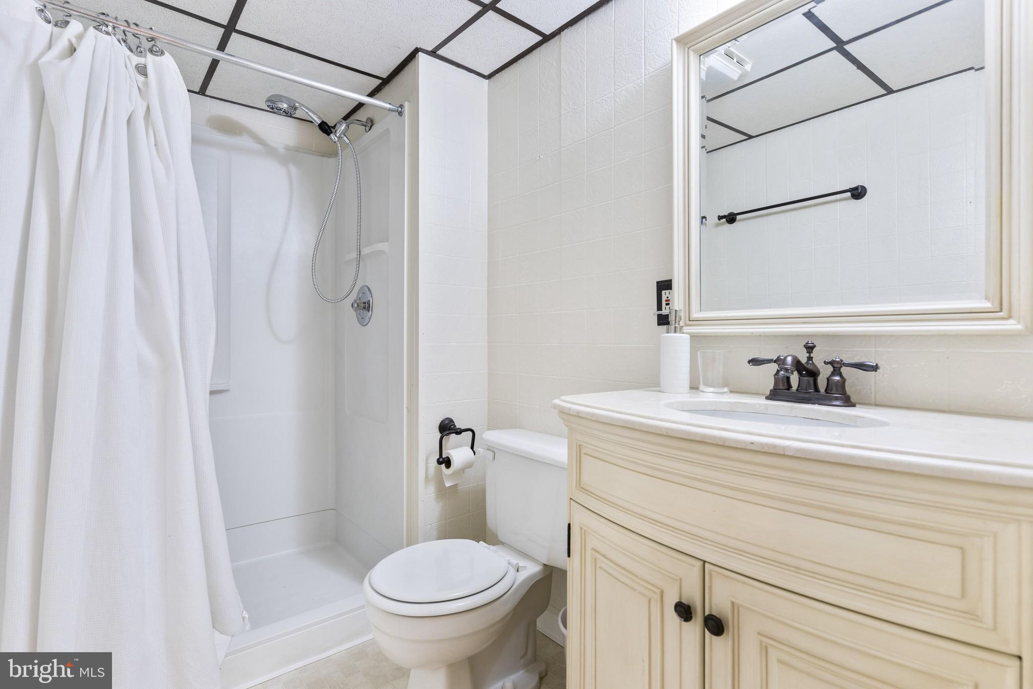 11453 Bronzedale Drive Oakton, VA 22124 - Photo 45 of 45