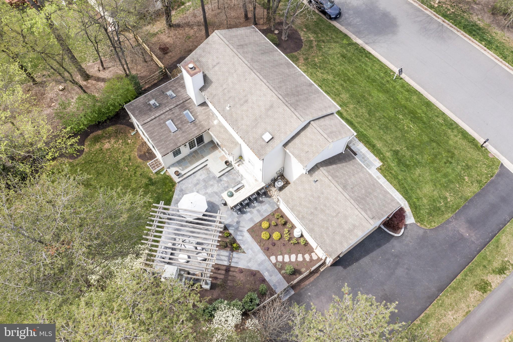 11453 Bronzedale Drive Oakton, VA 22124 - Photo 8 of 45