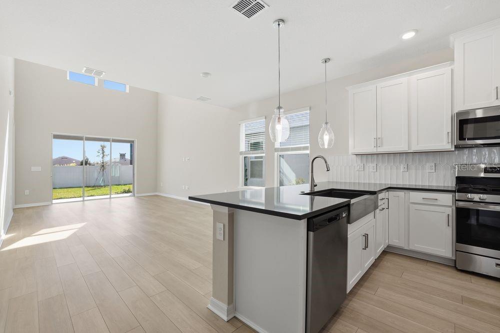 811 Steel Drive Ruskin, FL 33570 - Photo 8 of 52