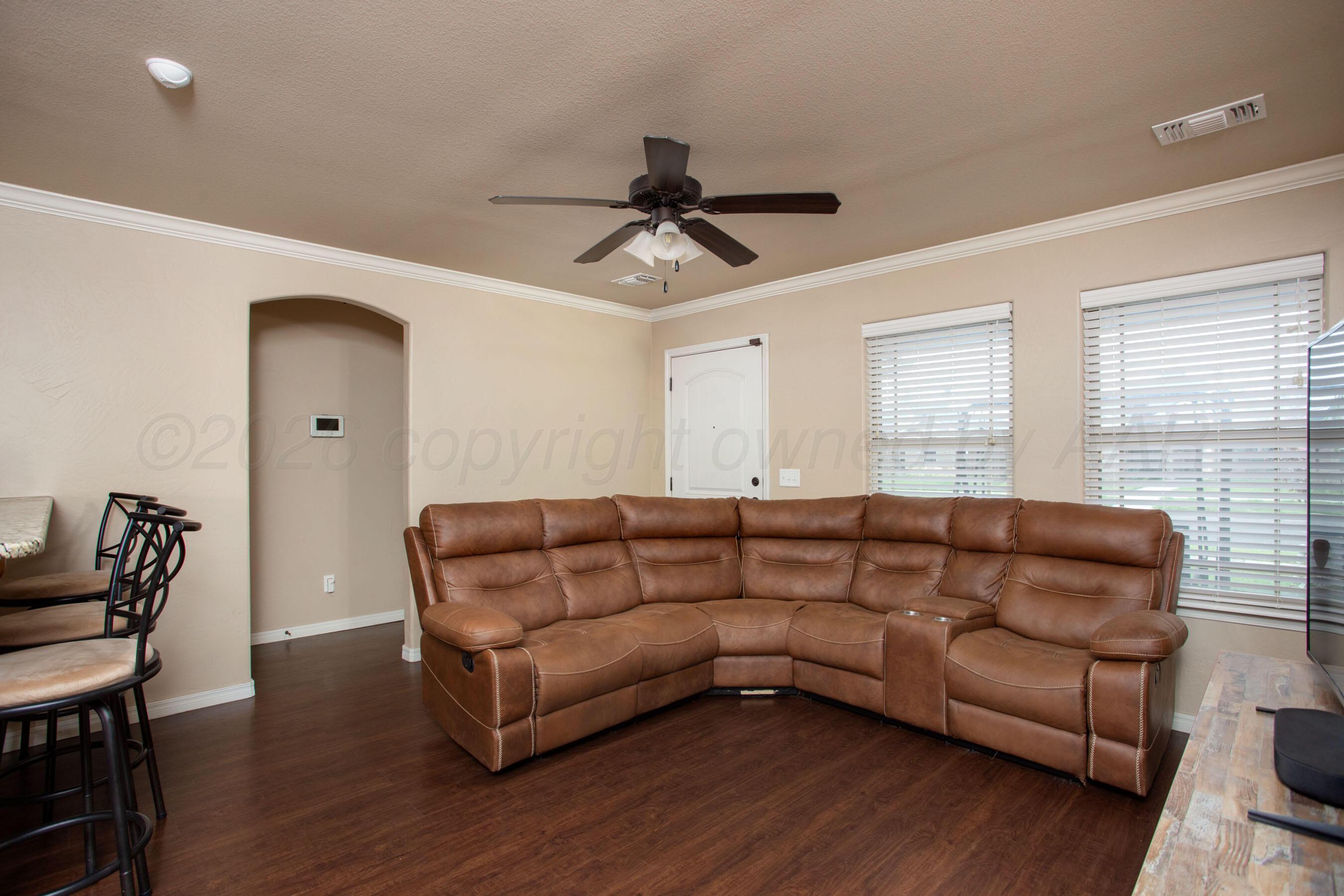 2800 Simkins Lane Amarillo, TX 79118 - Photo 4 of 23 Living Room