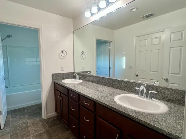 $475,000 | 2959 North Stanley Avenue, Fresno, CA 93737