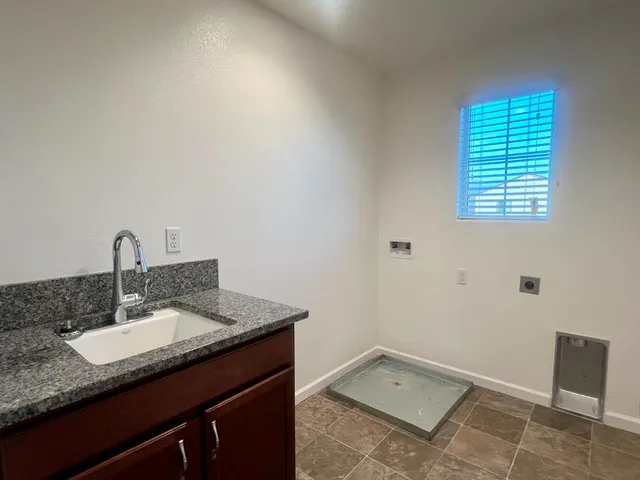 $475,000 | 2959 North Stanley Avenue, Fresno, CA 93737