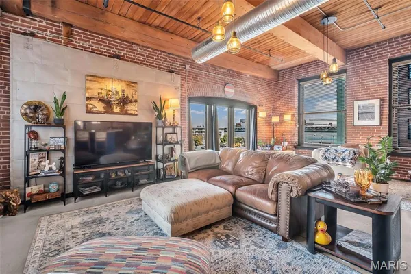 $187,500 | 1015 Washington Avenue, Unit 307, St. Louis, MO 63101