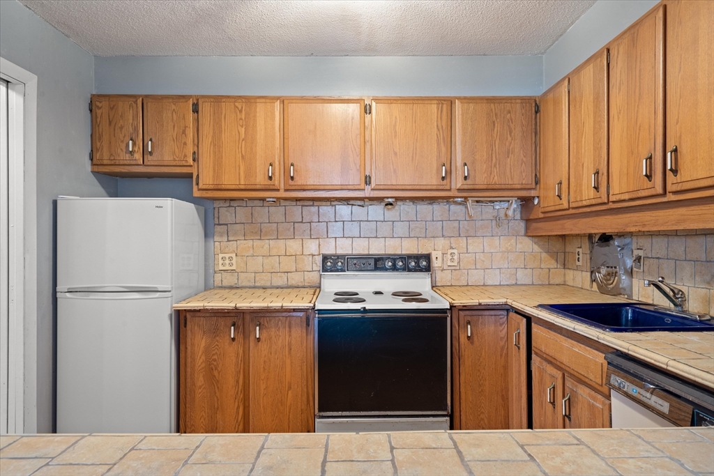 80 Salisbury Street, Unit 101 Worcester, MA 01609 - Photo 15 of 27