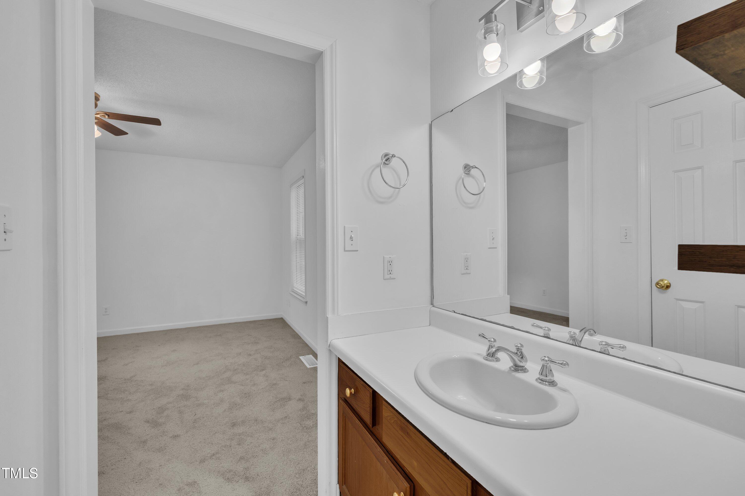 718 Winston Road Clayton, NC 27520 - Photo 28 of 46 718 Winston Rd-37