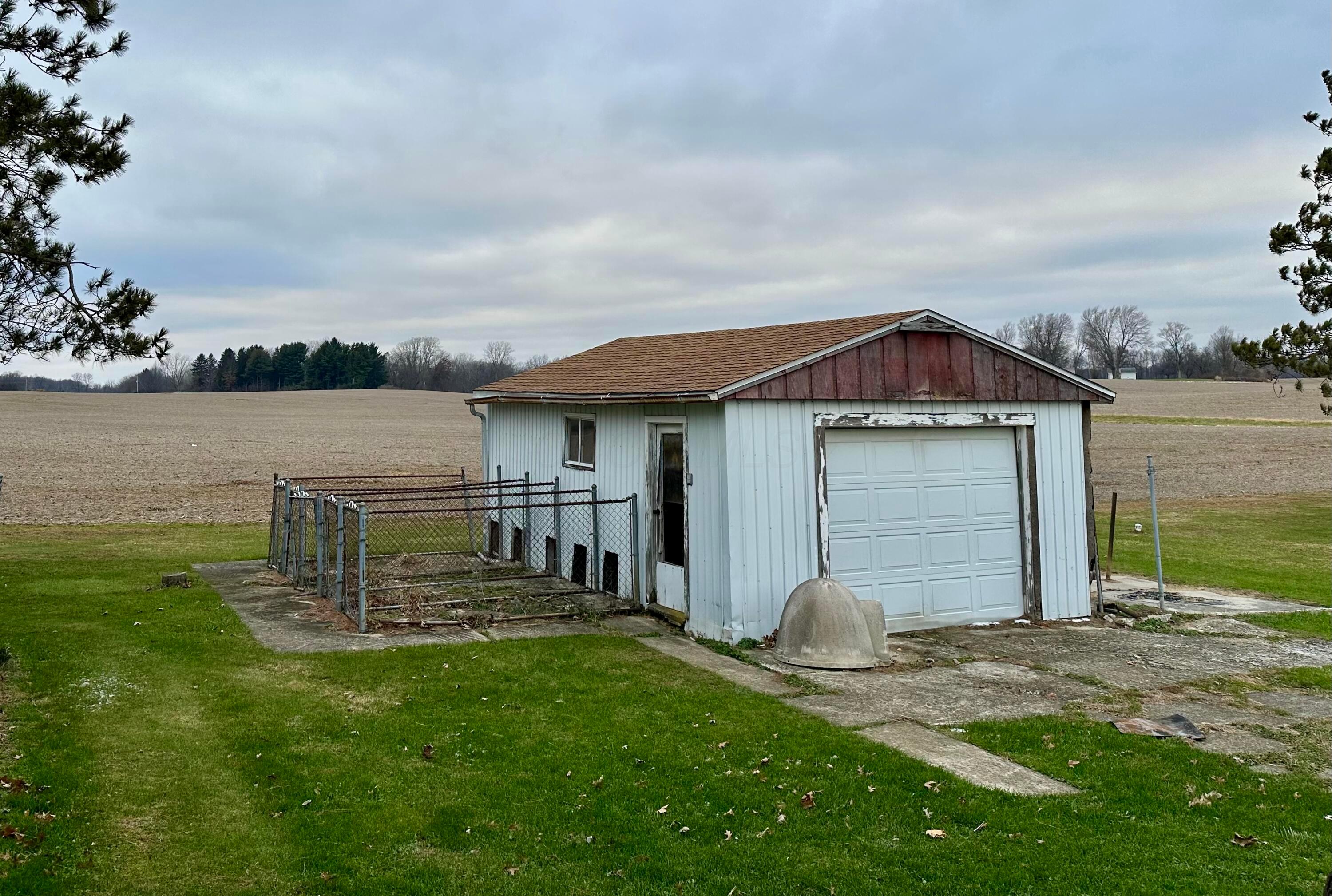 7265 Kuhn Road Shelby, OH 44875 - Photo 6 of 23 IMG_5022