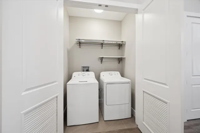 $6,447 | 9757 Katy Freeway, Unit 822, Houston, TX 77024