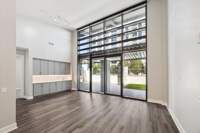 $6,447 | 9757 Katy Freeway, Unit 822, Houston, TX 77024