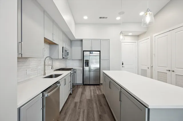 $6,447 | 9757 Katy Freeway, Unit 822, Houston, TX 77024