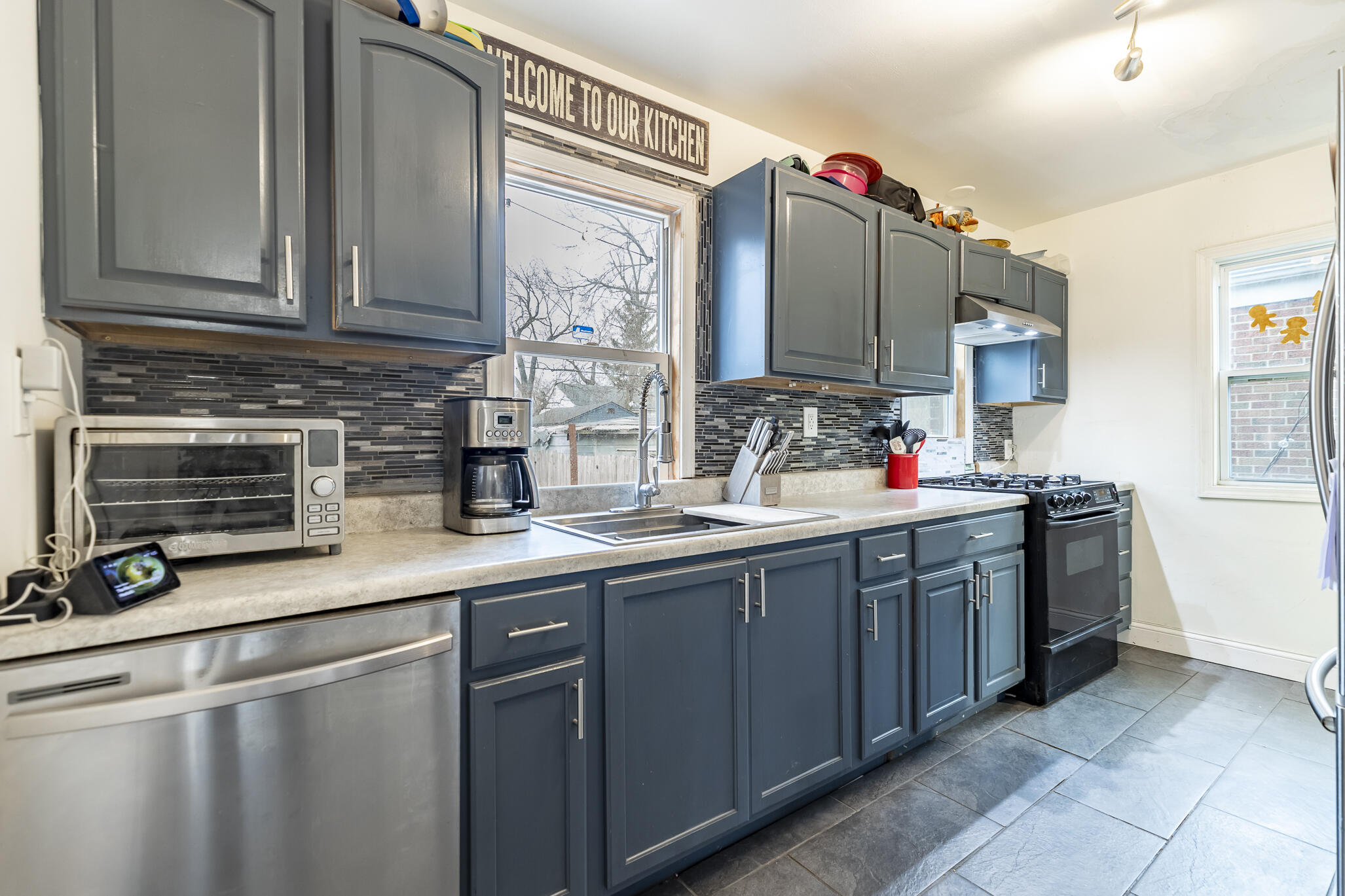 745 Porter Street Gary, IN 46406 - Photo 9 of 25 2054x1369