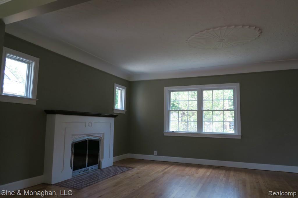 867 Fisher Road Grosse Pointe, MI 48230 - Photo 5 of 39 img_1259.jpg