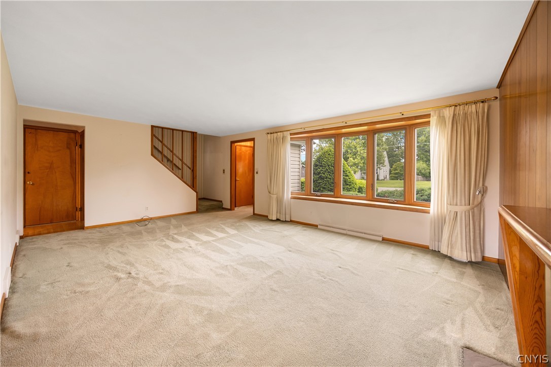 202 Arbordale Road East Camillus, NY 13219 - Photo 7 of 26