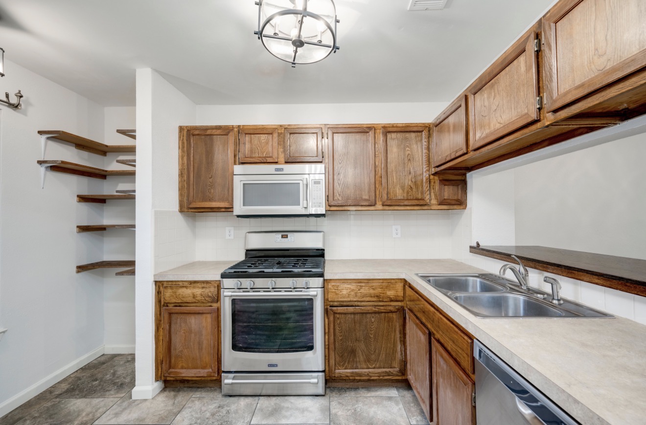 11821 Bittern Hollow, Unit 34 Austin, TX 78758 - Photo 6 of 29 Maytag stainless steel appliances