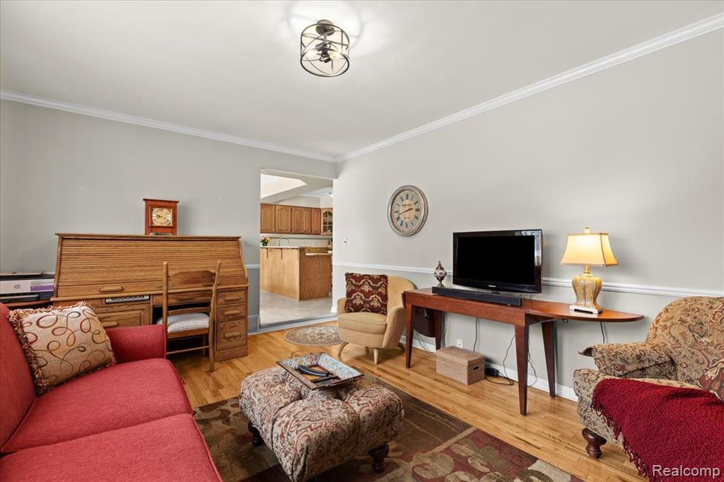 43603 Arlington Road Canton, MI 48187 - Photo 13 of 37