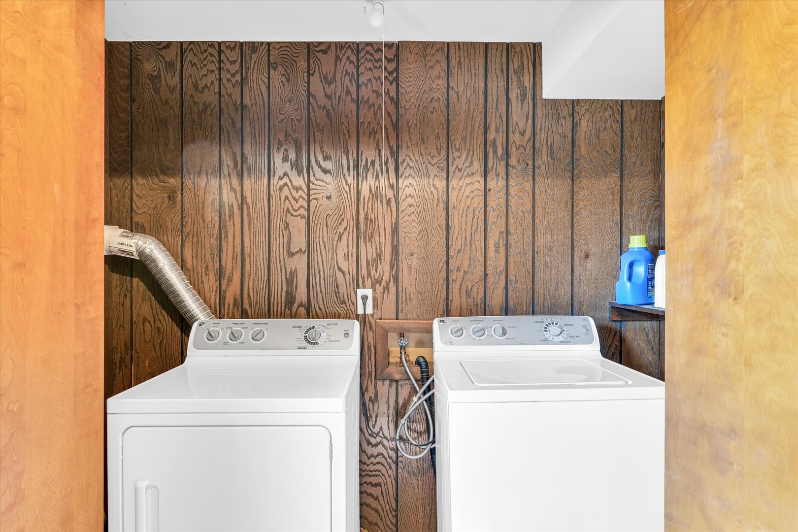 586 Hazelcrest Place Rantoul, IL 61866 - Photo 37 of 47 a utility room with dryer and washer